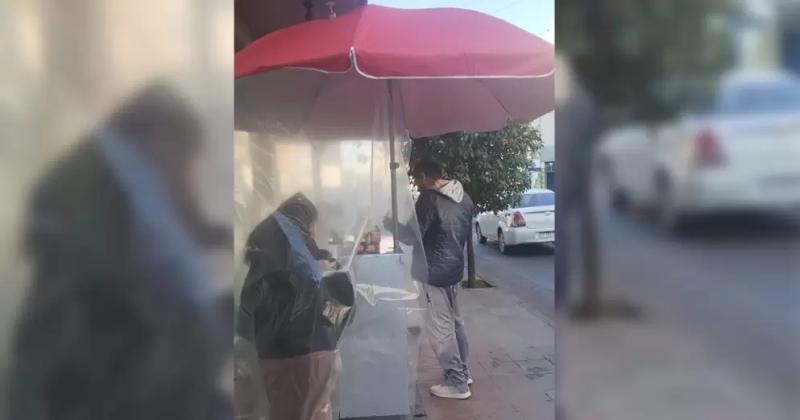 Le robaron el carro a una vendedora de cafeacute en pleno centro de la capital jujentildea