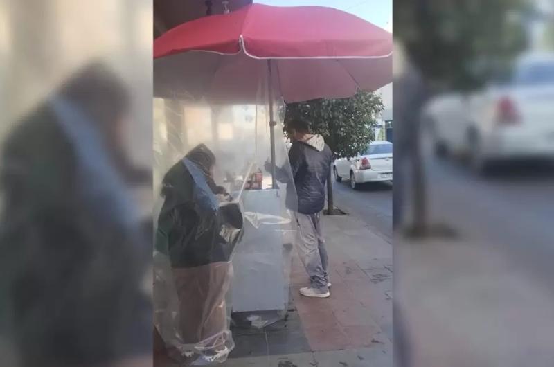 Le robaron el carro a una vendedora de cafeacute en pleno centro de la capital jujentildea