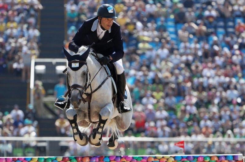 Joseacute Mariacutea Larocca y Finn Lente clasificaron a la final en equitacioacuten