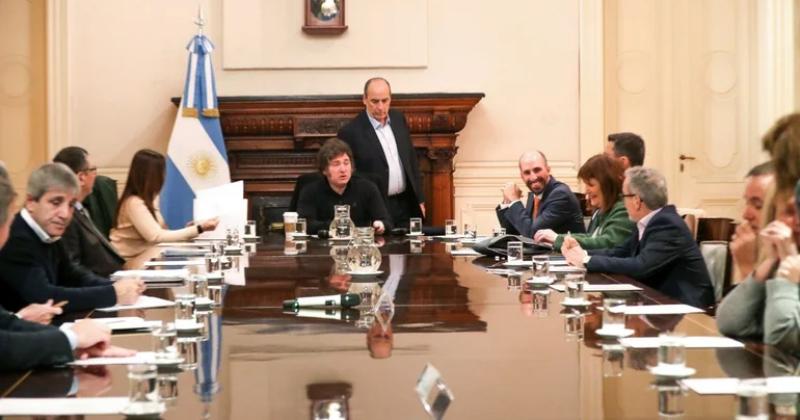 Milei encabezoacute una nueva reunioacuten de Gabinete tras la crisis en los mercados