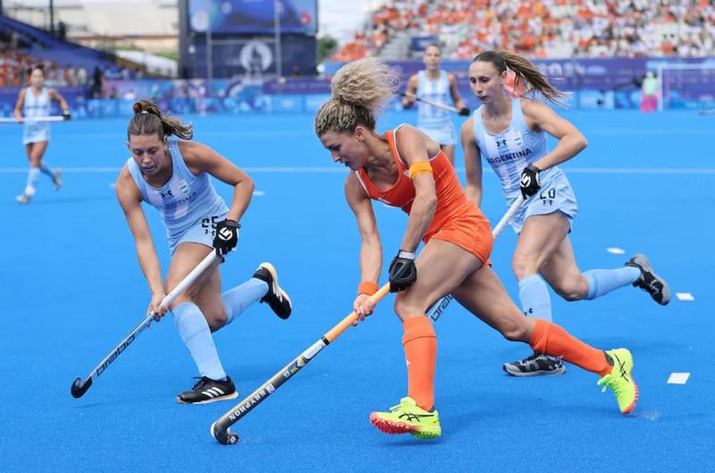 Las Leonas perdieron 3-0 ante Paiacuteses Bajos y deberaacuten ir por el bronce