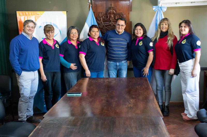 Concejales se reunieron con integrantes de la asociacioacuten de mujeres taxistas