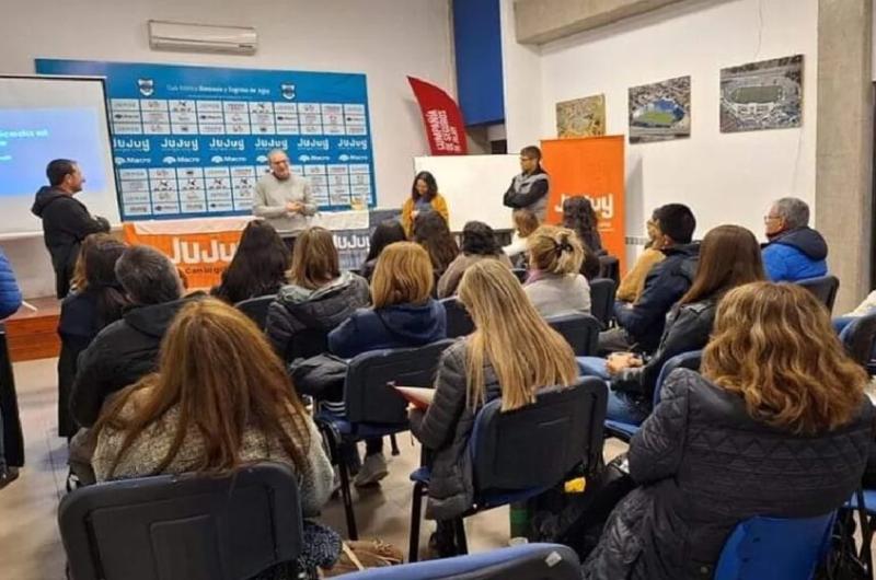 Se desarrolloacute una jornada de capacitacioacuten en laquoPsicologiacutea aplicada al deporteraquo