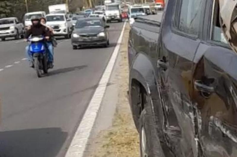 Un adolescente de 15 antildeos que manejaba una camioneta chocoacute a un auto 