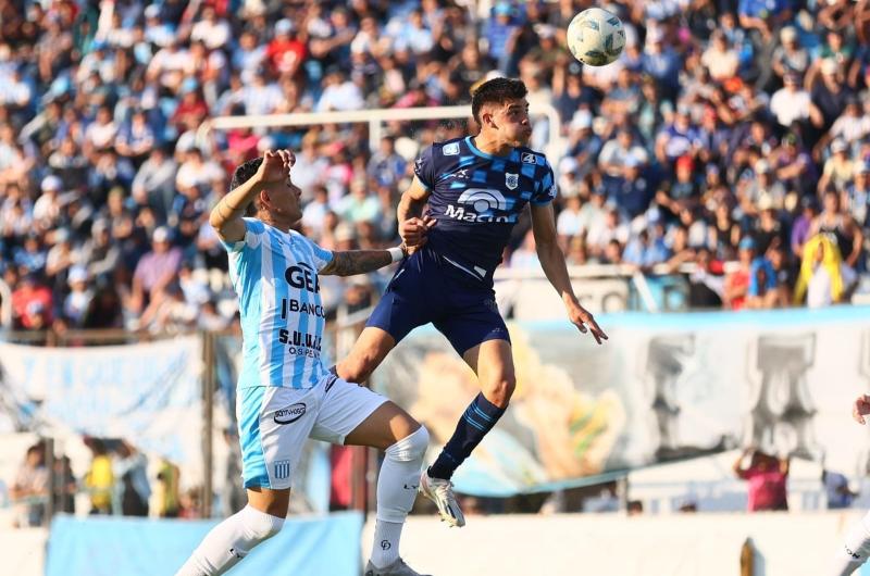 Gimnasia por buscar los tres puntos se descuidoacute y quedo sin nada