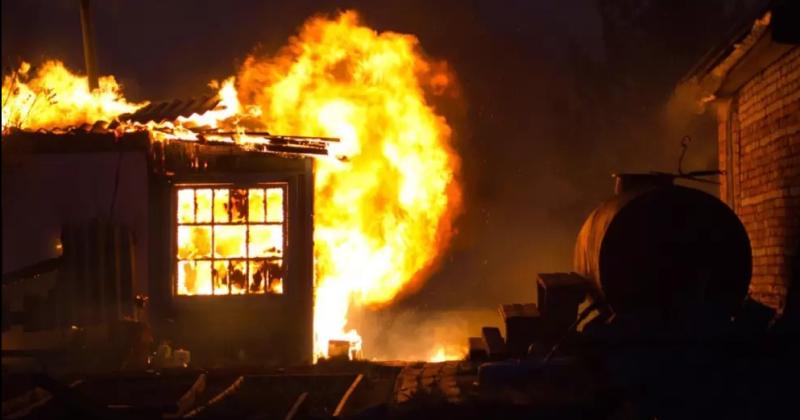 Encontraron el cuerpo sin vida de un hombre tras el incendio de una vivienda