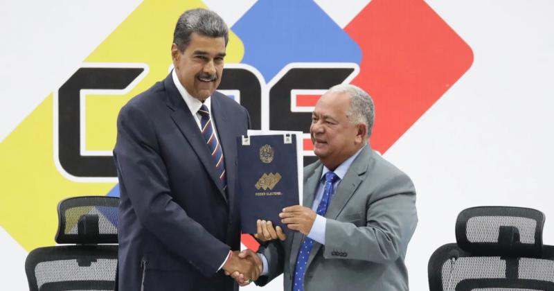 El Tribunal Supremo confirmoacute la victoria de Nicolaacutes Maduro 