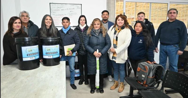 Inicioacute campantildea de cuidado ambiental