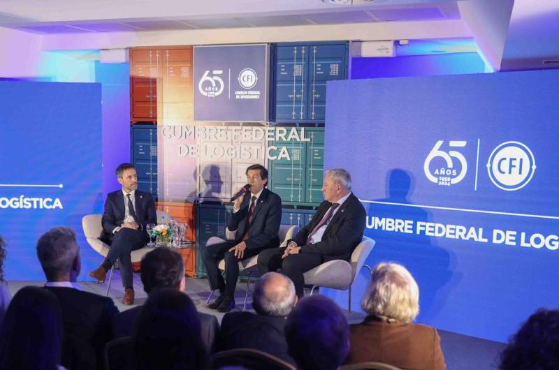 Sadir alentoacute el desarrollo federal de una infraestructura logiacutestica 