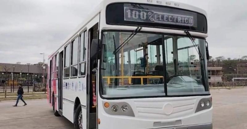 Primer colectivo eleacutectrico de Jujuy ya circula por las calles 