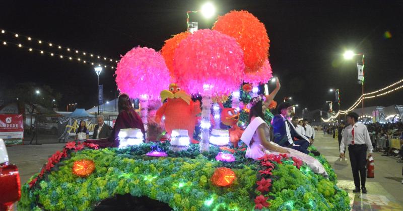 Orden de desfile de las 68 carrozas y carruajes en Ciudad Cultural