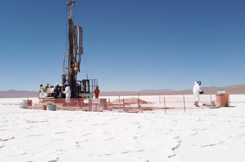 Bolivia y Rusia acordaron la explotacioacuten del salar de Uyuni