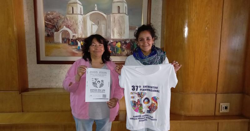 Aurelia Martiacutenez y Natalia Aramayo de la comisioacuten organizadora