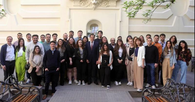 Visita de participantes de programa de especializacioacuten en poliacuteticas puacuteblicas