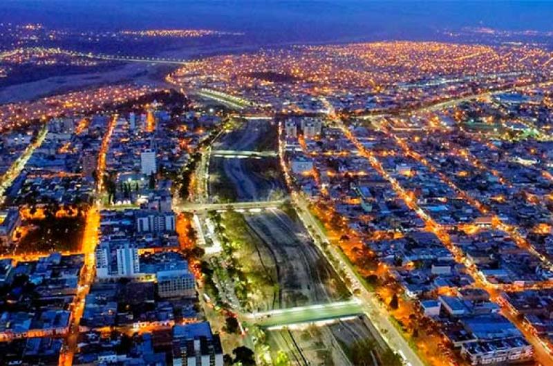 Vista aerea nocturna San Salvador