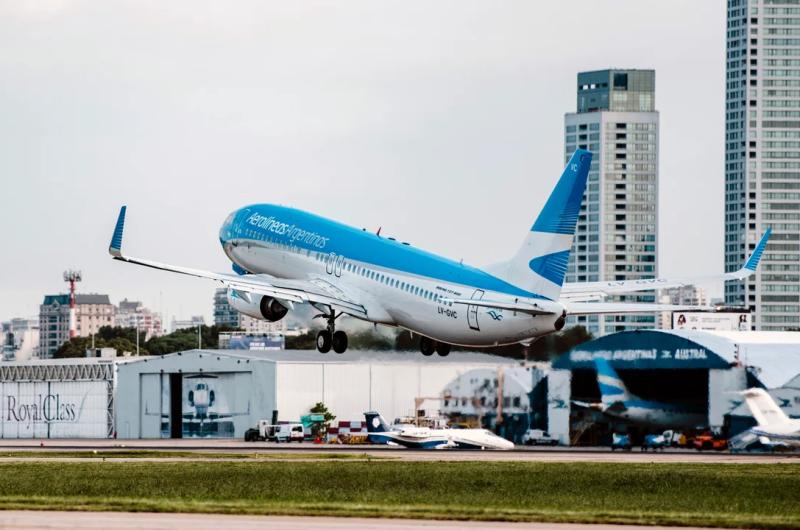 El Gobierno lanzaraacute el decreto para privatizar Aeroliacuteneas Argentinas 