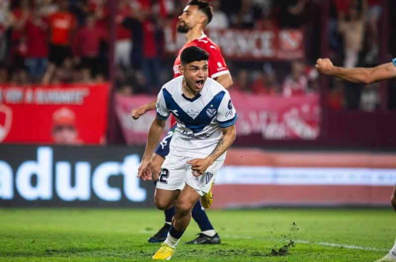 Veacutelez visita a Rosario Central con el objetivo de acercarse auacuten maacutes al tiacutetulo