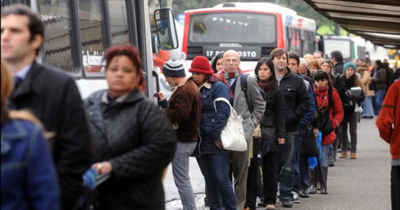 Alarmante- Seis de cada 10 joacutevenes trabajadores no estaacuten registrados