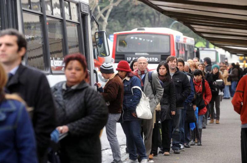 Alarmante- Seis de cada 10 joacutevenes trabajadores no estaacuten registrados