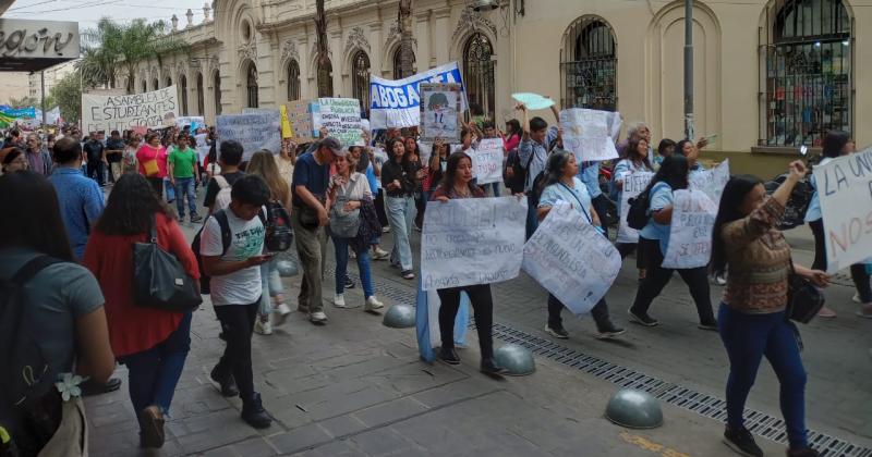 Tambieacuten en Jujuy marcharon por mayor presupuesto universitario