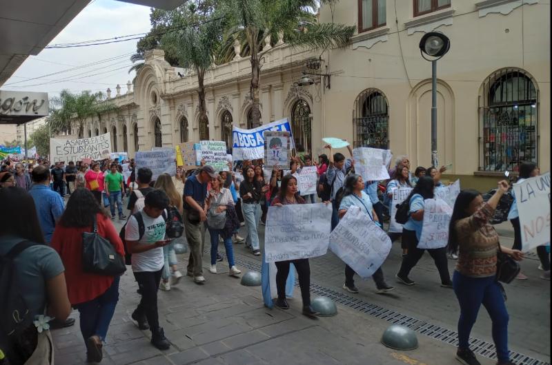 Tambieacuten en Jujuy marcharon por mayor presupuesto universitario