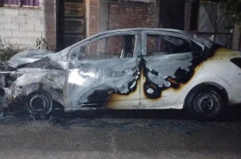 Detuvieron a un hombre por el incendio de un auto en Palpalaacute