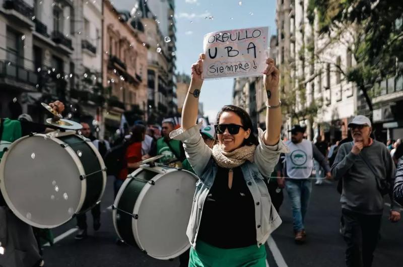 Impulsan el cobro de aranceles a extranjeros en las universidades