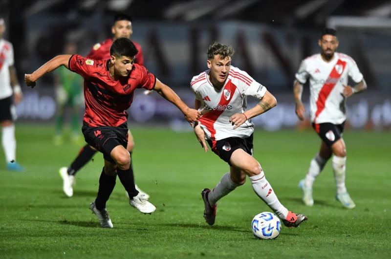 River de visitante empatoacute con Platense y quedoacute lejos de la punta