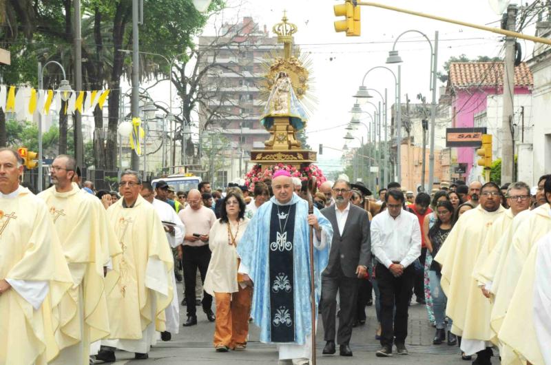 El Intendente participoacute de las honras a la Virgen del Rosario de Riacuteo Blanco