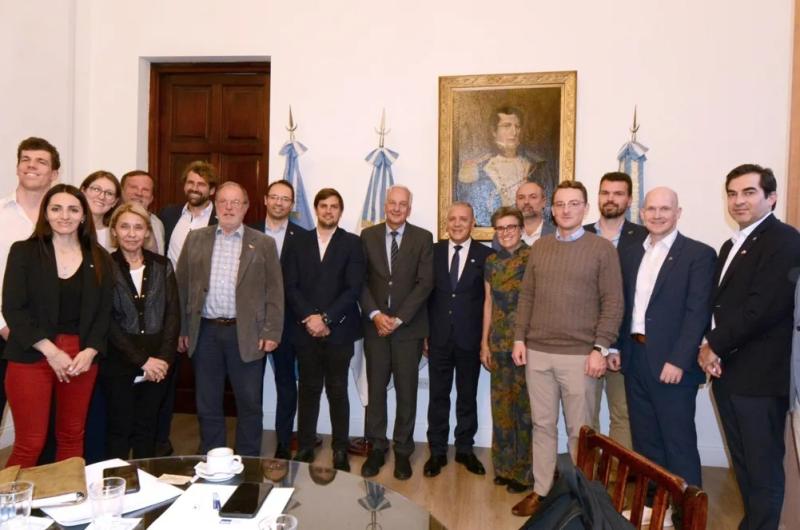 Delegacioacuten empresarial alemana interesada en inversiones mineras