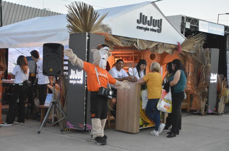 La Expojuy abrioacute sus puertas y el puacuteblico visita los distintos stands