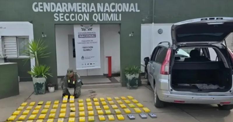 Saltentildeos detenidos en Santiago- usaron a sus hijos para trasladar 83 kilos de cocaiacutena