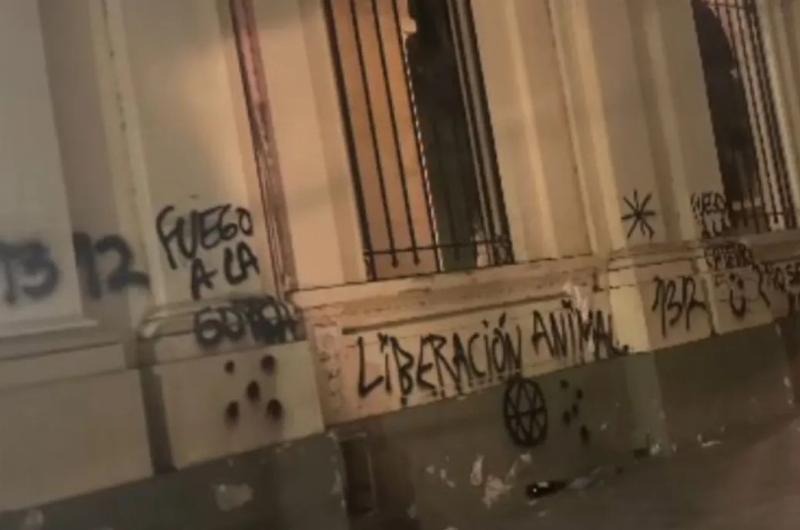 La Justicia Contravencional interviene ante dantildeos a edificios puacuteblicos