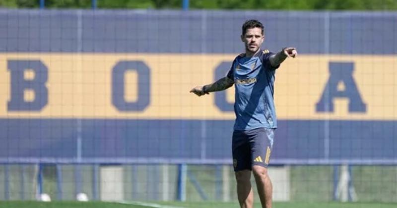 Gago se reunioacute con los referentes del plantel de Boca- Jugaraacute el que esteacute mejor