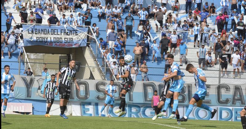 Gimnasia vencioacute a Estudiantes de Buenos Aires y se aseguroacute un lugar en el Reducido