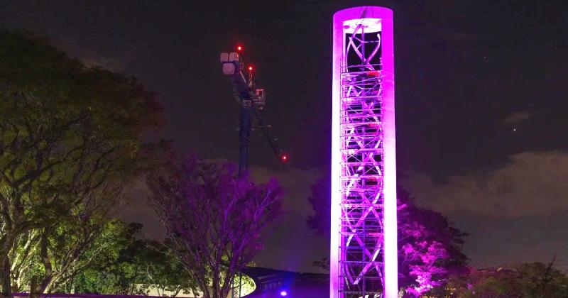 Centro Cultural Lola Mora- se completoacute la instalacioacuten de aspas de la torre eoacutelica