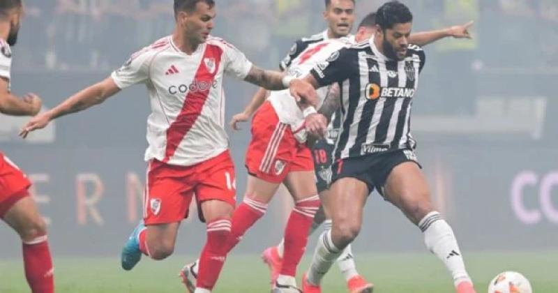 Atleacutetico Mineiro goleoacute a River y le complica la clasificacioacuten