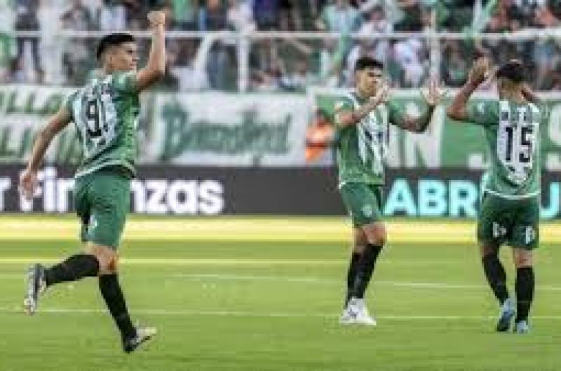 Banfield se lo dio vuelta a Racing en el Sur y lo vencioacute por 2 a 1