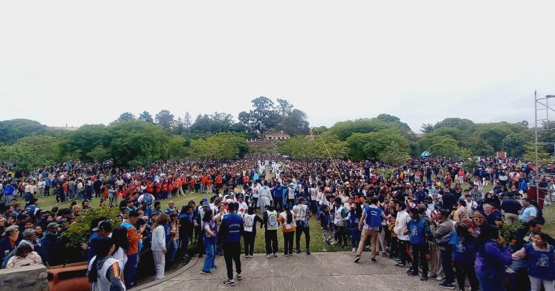 Miles de joacutevenes manifestaron su fe a la Virgen de Riacuteo Blanco