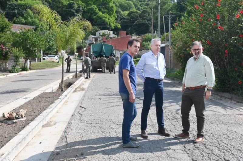 Iniciaron trabajos de mejora integral en transitada arteria de barrio Los Perales