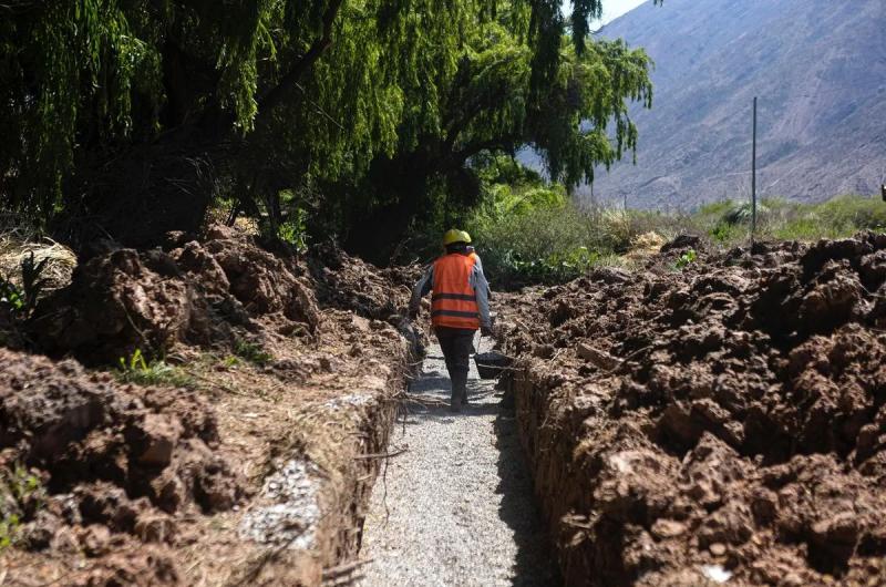 Ejecutan obras para garantizar la provisioacuten de agua potable en toda la provincia