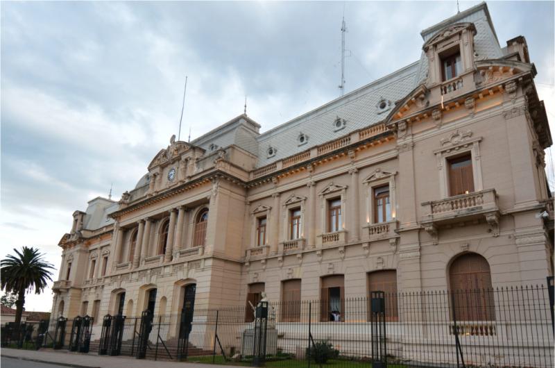 Comienza el pago del bono a trabajadores de la Administracioacuten Puacuteblica 