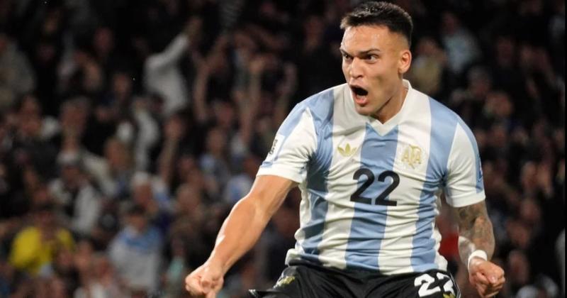 Con un golazo de Lautaro Martiacutenez Argentina le ganoacute a Peruacute