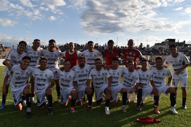 Zapla es el uacutenico jujentildeo en carrera y mantiene viva la ilusioacuten 