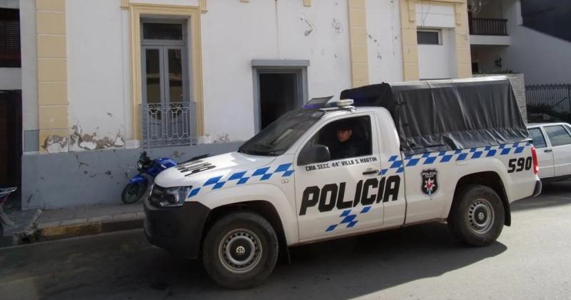 Motociclista embistioacute a una nintildea en pleno centro y se dio a la fuga