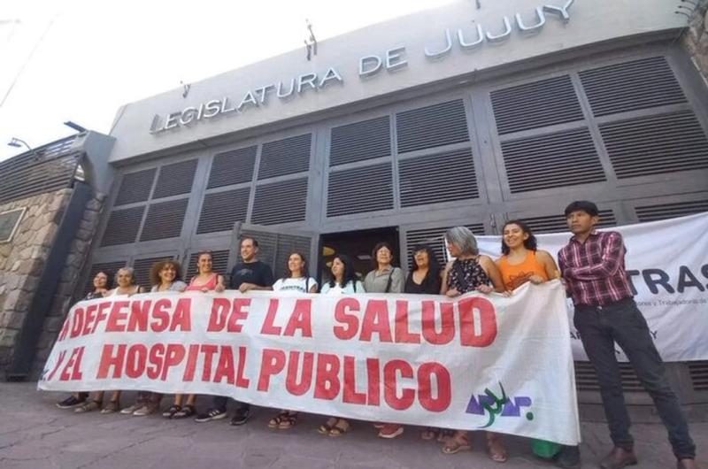 Meacutedicos realizaraacuten un paro y denuncian persecucioacuten laboral