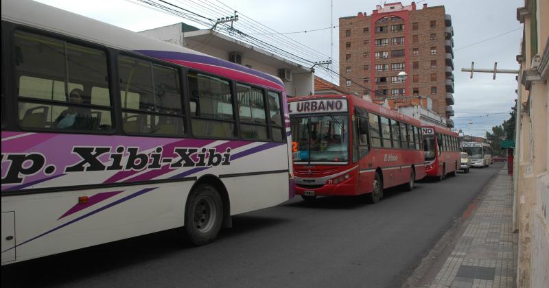 Horarios de circulacioacuten de colectivos y servicios para 24 y 25