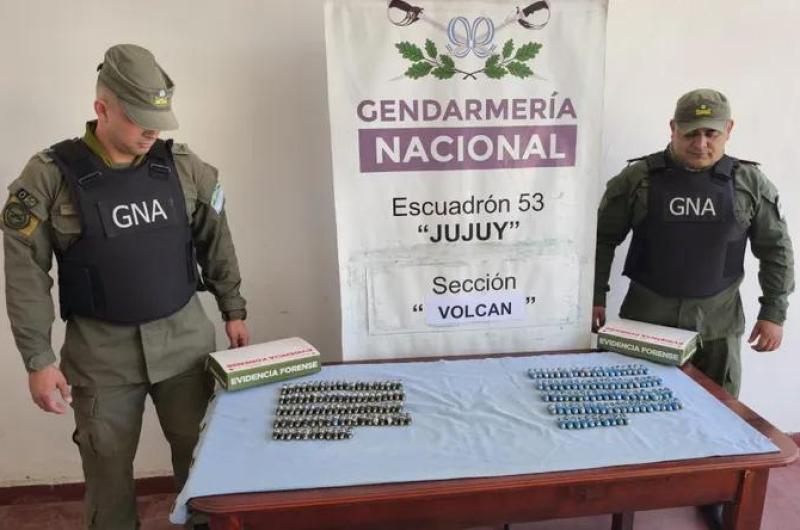 Dos hombres detenidos en Volcaacuten tras ingerir maacutes de 180  caacutepsulas con cocaiacutena