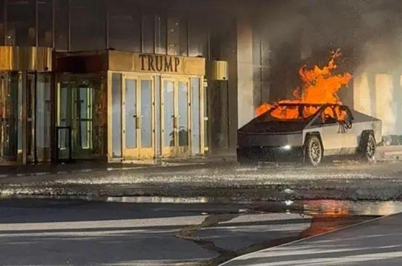 Explotoacute un Cybertruck de Tesla en  Las Vegas