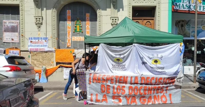 Docentes analizan profundizar las protestas por las elecciones de ADEP